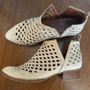 Jeffrey Cambell Taggart Bootie